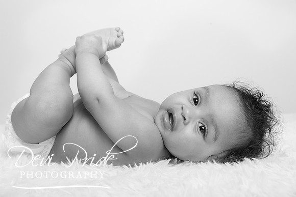 babyphotos-jasmine6months-devipridephotography18bw