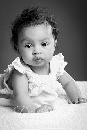 babyphotos-jasmine6months-devipridephotography03bw