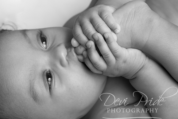 babyphotos-jasmine6months-devipridephotography09bw