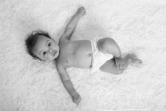 babyphotos-jasmine6months-devipridephotography15bw