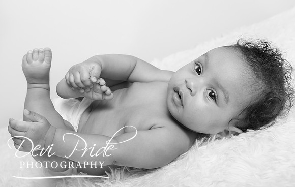 babyphotos-jasmine6months-devipridephotography20bw
