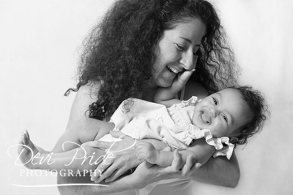 babyphotos-jasmine6months-devipridephotography13bw