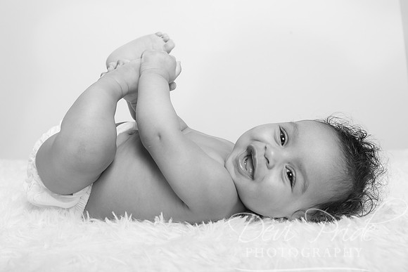 babyphotos-jasmine6months-devipridephotography19bw