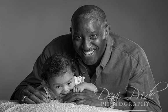 babyphotos-jasmine6months-devipridephotography08bw